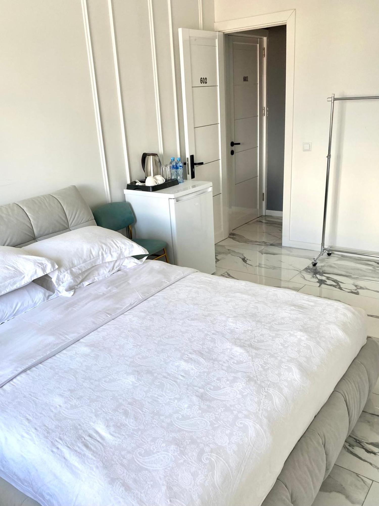 Kinotel Батуми Екстериор снимка